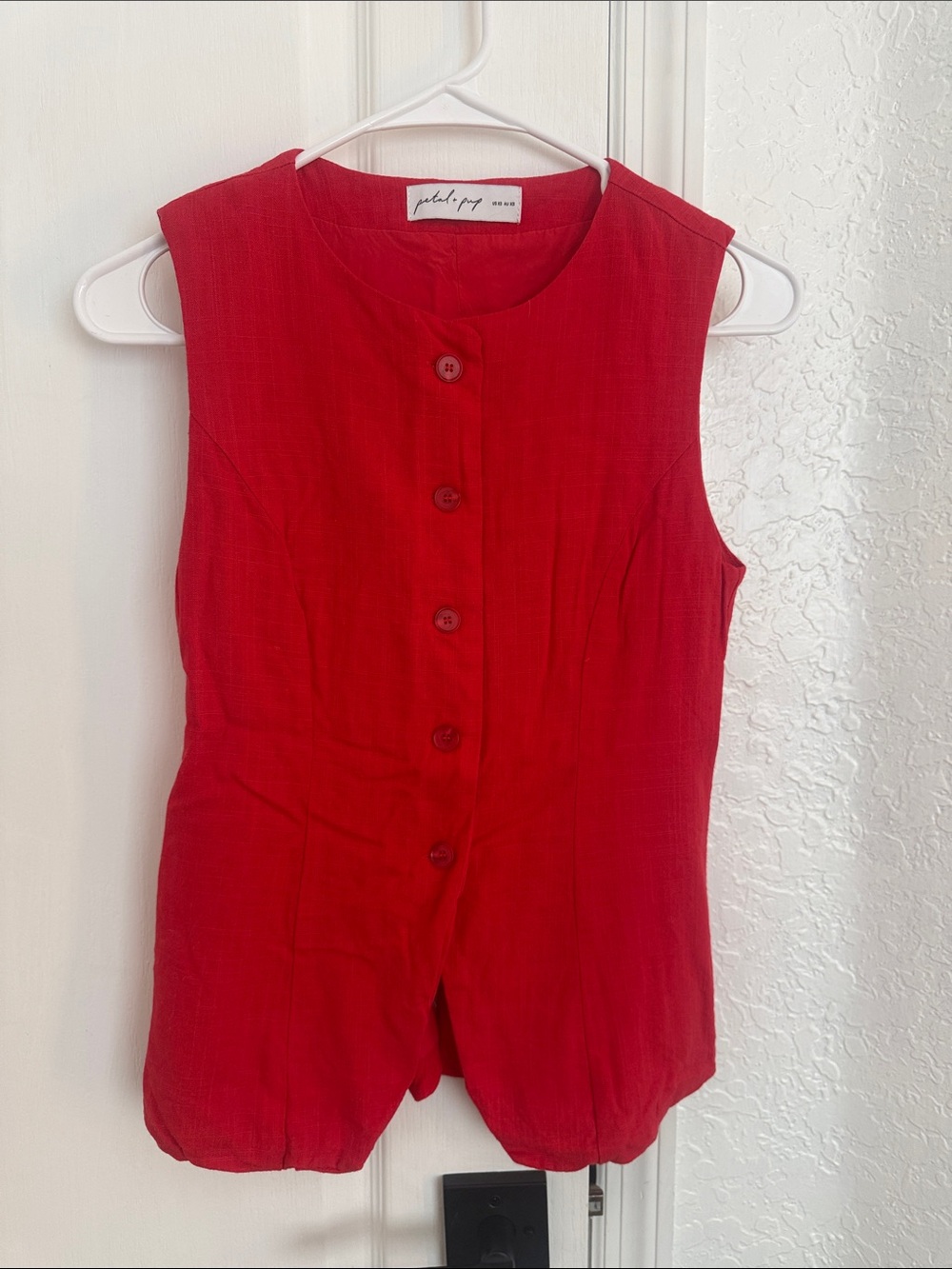 Petal & Pup Red Sleeveless Button-Front Linen Top